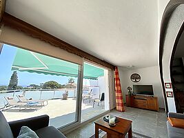 House with beautiful views for rent in Cala Canyelles.