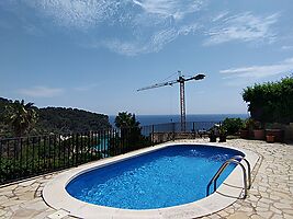 Haus und Wohnung mit Pool und Panoramablick zu verkaufen