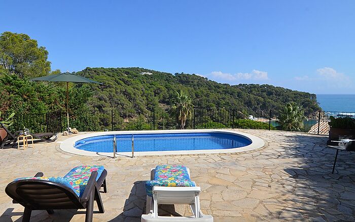 Maison et appartement à vendre avec piscine et vue panoramique