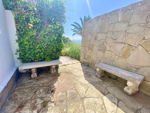 Schönes Haus mit beeindruckendem Meerblick zur Vermietung in Cala Canyelles.