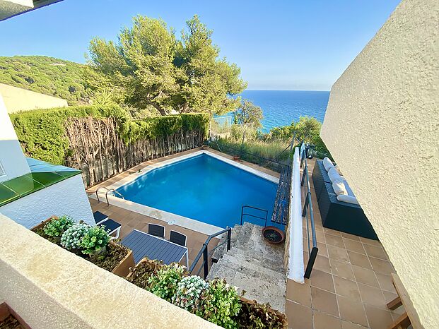 Belle villa avec piscine privée et vue sur la mer
