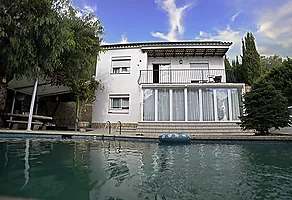 HOUSE WITH POOL FOR SALE WITH CLEAR VIEWS AND YOU CAN SEE THE SEA