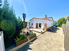 Schönes einstöckiges Haus zum Verkauf in Cala Canyelles
